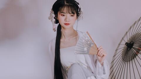 汉服成人简单盘发视频,古韵盎然，一步到位